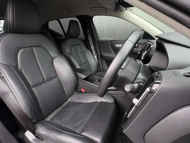 Volvo XC40 12