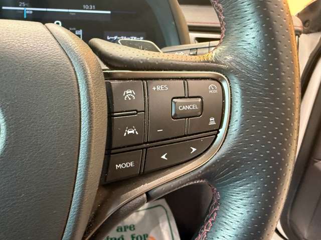 Lexus UX 12