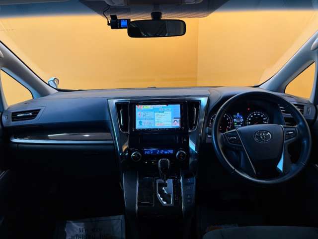 Toyota Alphard 2