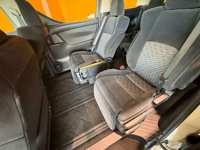 Toyota Alphard 9