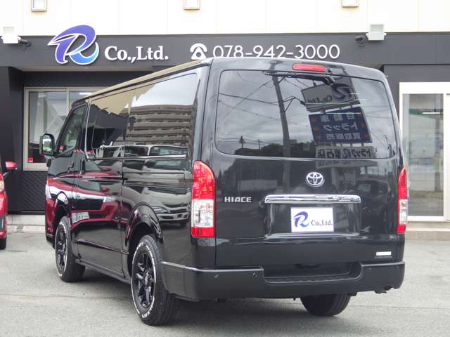 Toyota Hiace Van 2