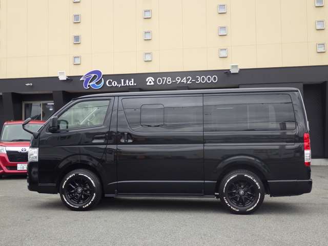 Toyota Hiace Van 3