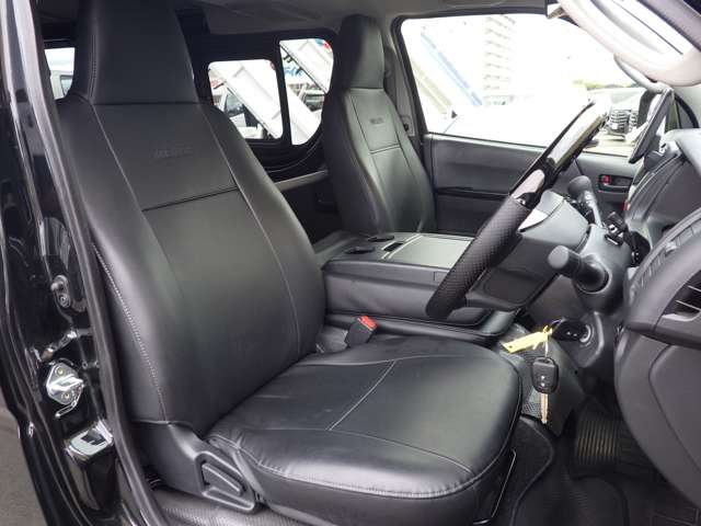 Toyota Hiace Van 9