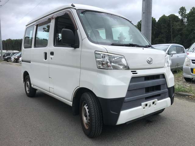 Daihatsu Hijet Cargo 2