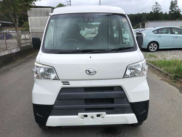 Daihatsu Hijet Cargo 3