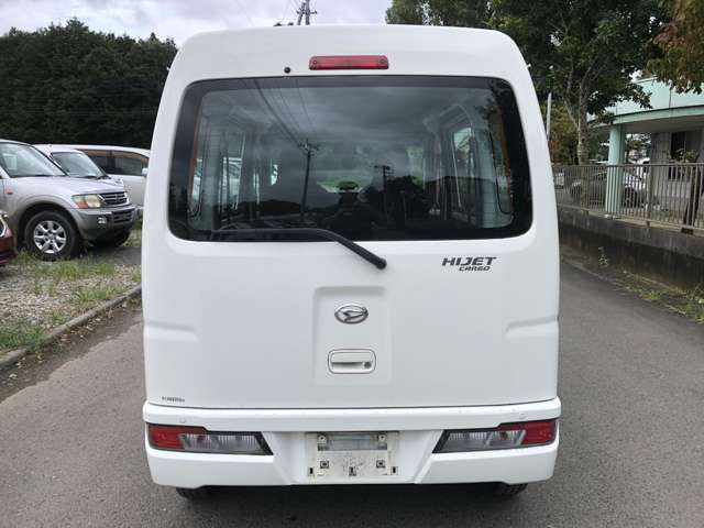 Daihatsu Hijet Cargo 4