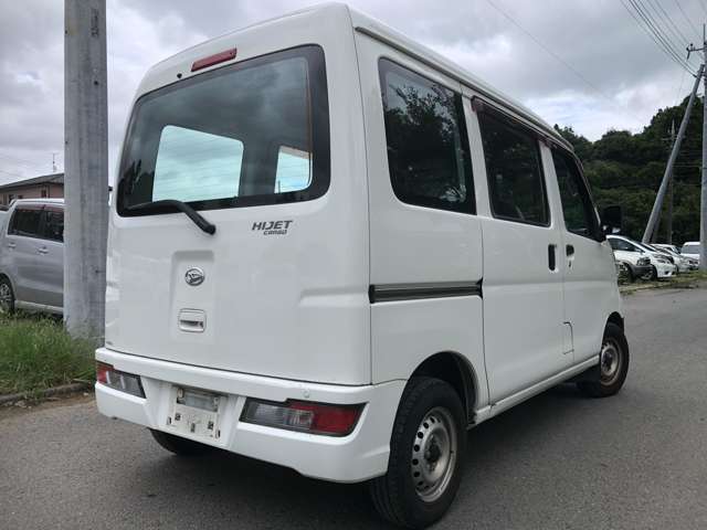 Daihatsu Hijet Cargo 5