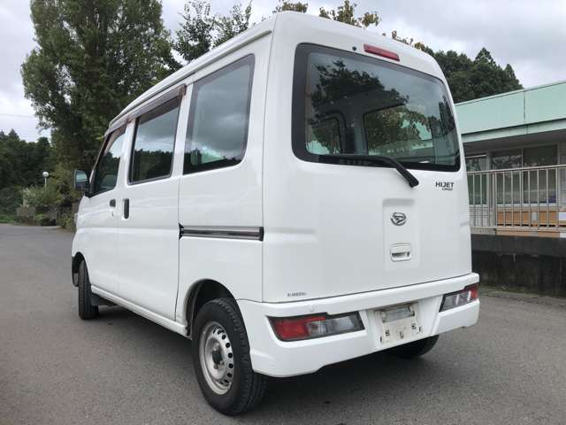Daihatsu Hijet Cargo 7