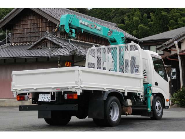 Hino Dutro 11