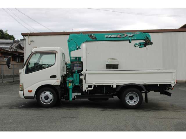 Hino Dutro 8