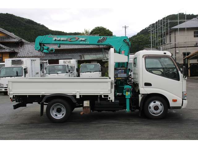 Hino Dutro 9