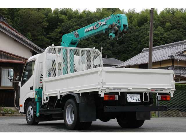 Hino Dutro 10