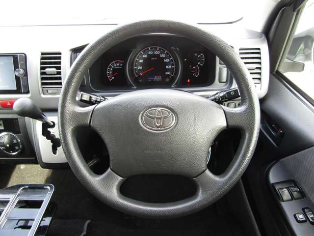 Toyota Regius Ace 5