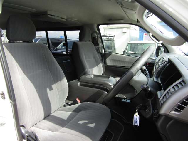 Toyota Regius Ace 6
