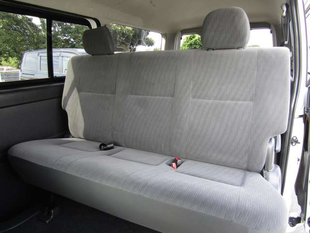 Toyota Regius Ace 8