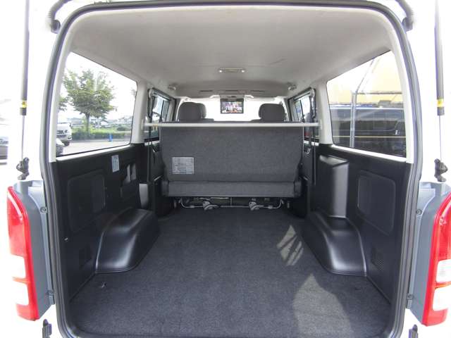 Toyota Regius Ace 9