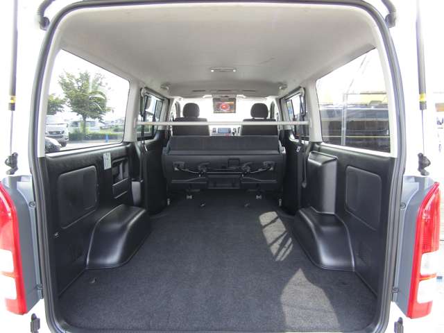 Toyota Regius Ace 10