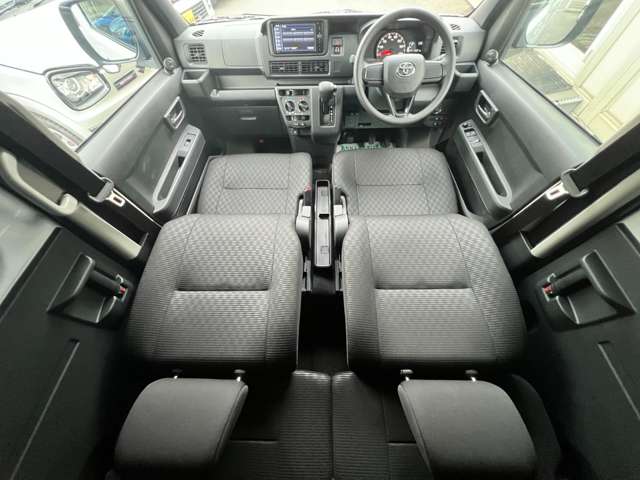 Toyota Pixis Van 8