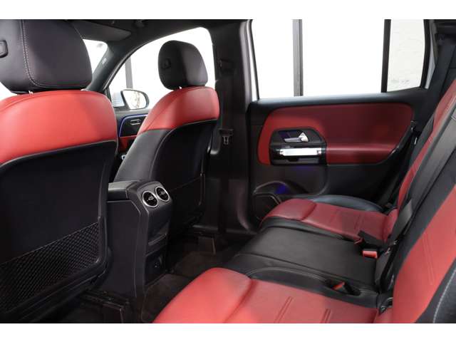 Mercedes-Benz GLB 5