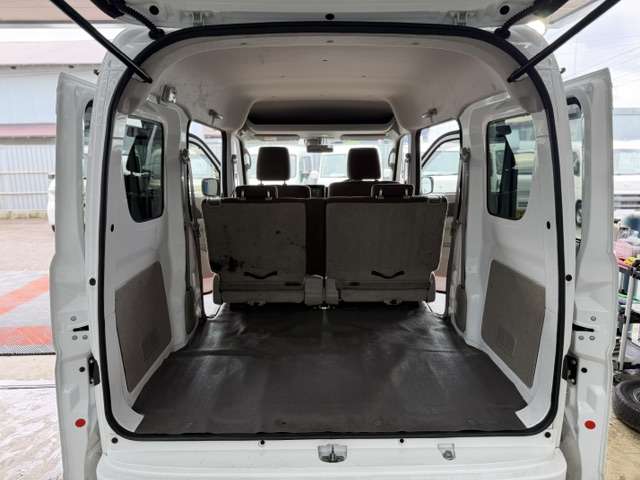 Nissan NV100 Clipper 4