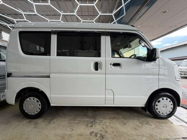 Nissan NV100 Clipper 10