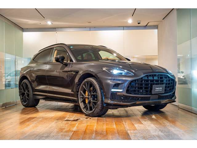 Aston Martin DBX 4