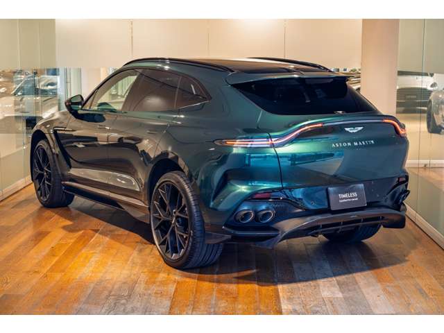 Aston Martin DBX 7