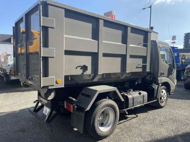 Hino Dutro 5