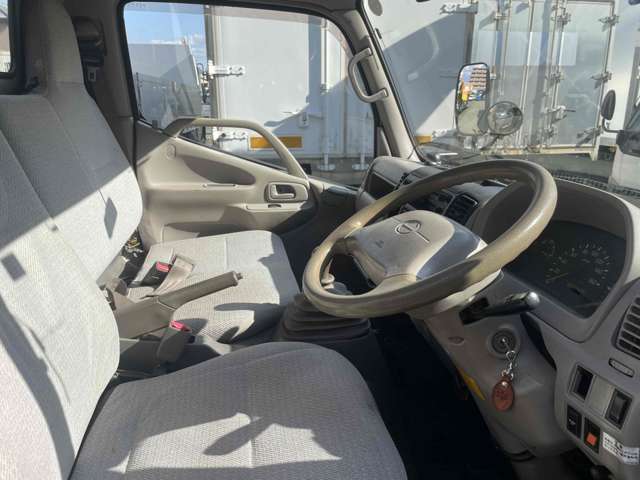 Hino Dutro 9