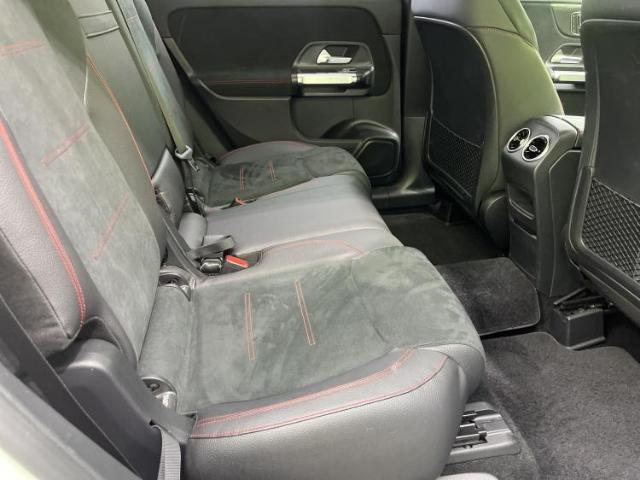 Mercedes-Benz GLB 7