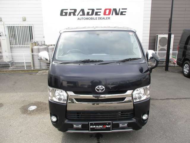 Toyota Hiace Van 3