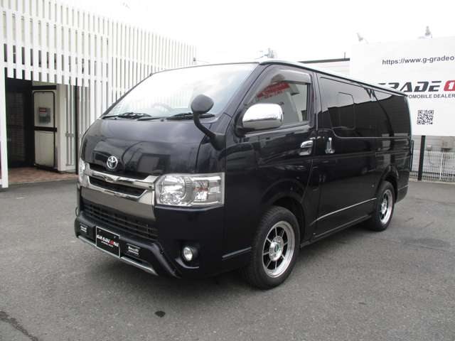Toyota Hiace Van 10
