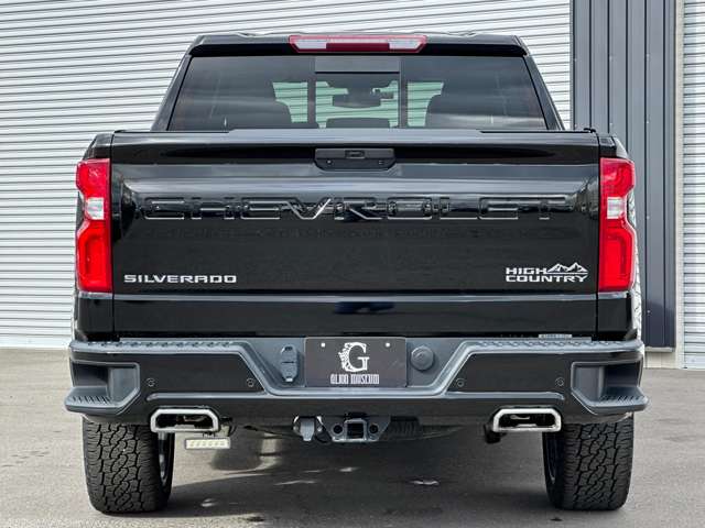 Chevrolet Silverado 6