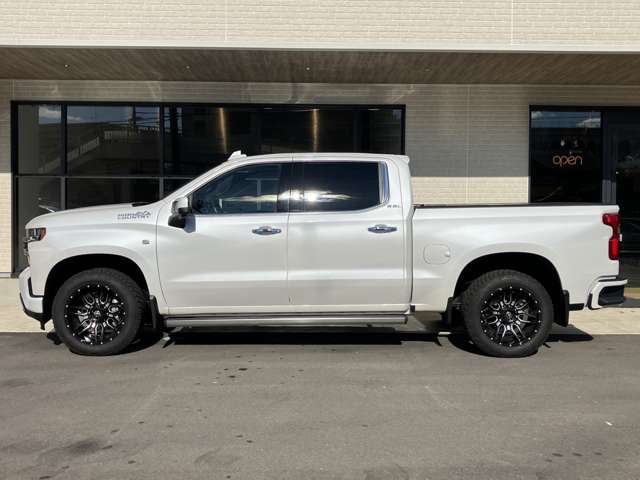 Chevrolet Silverado 4