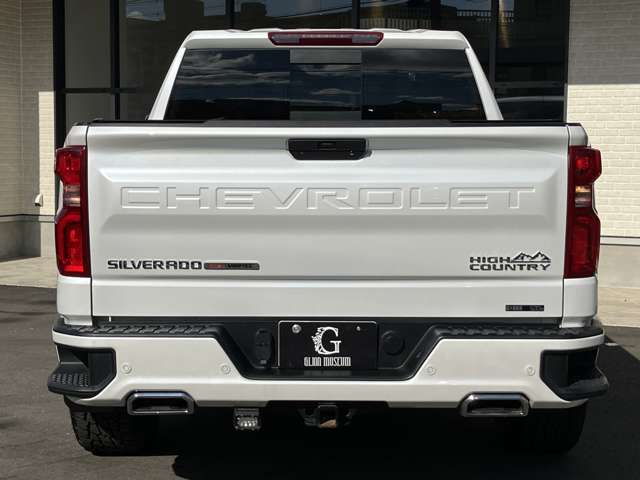 Chevrolet Silverado 6