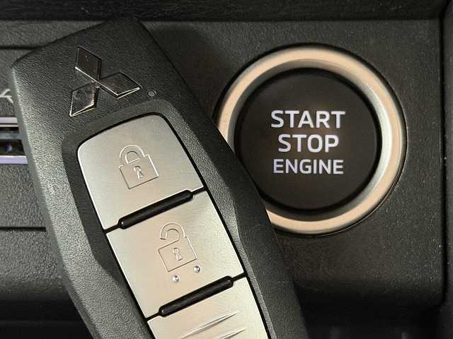 Mitsubishi Triton 9