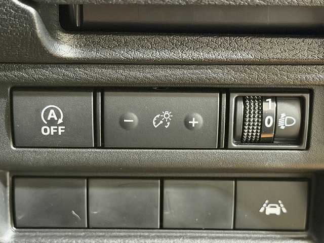 Mitsubishi Triton 10