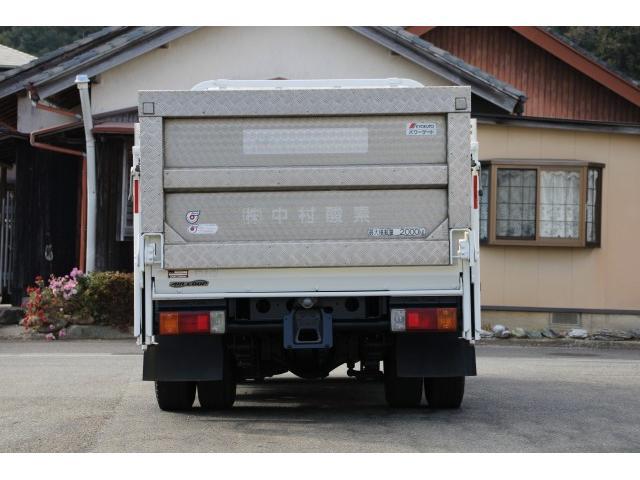 Hino Dutro 5