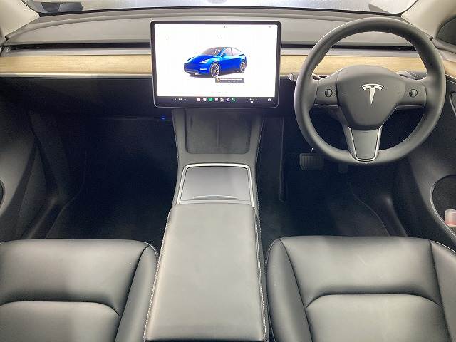 Tesla Model Y 2