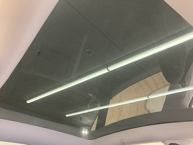 Tesla Model Y 5
