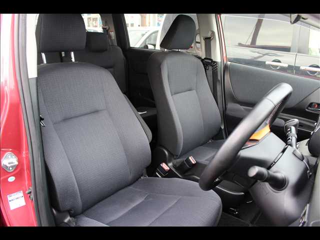 Toyota Sienta 12