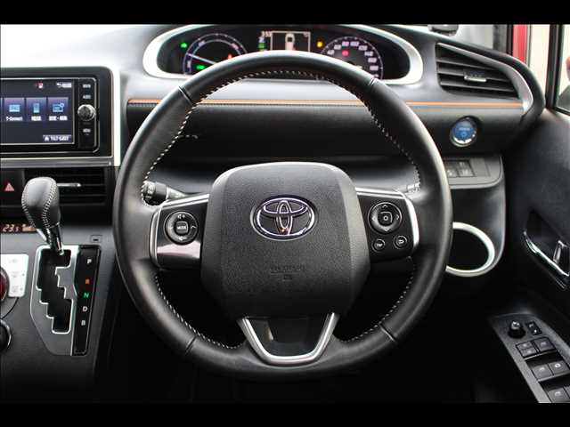 Toyota Sienta 5
