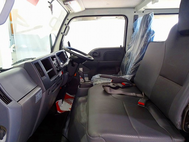 Isuzu Elf 12