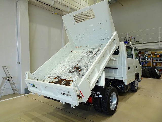 Isuzu Elf 2