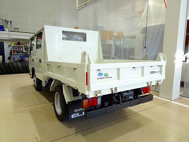Isuzu Elf 3