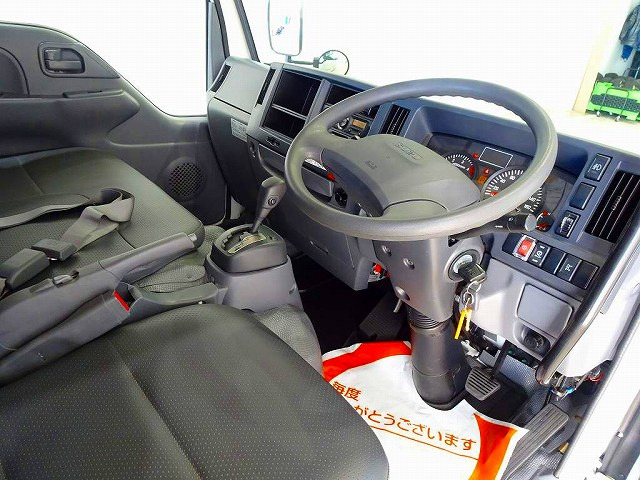 Isuzu Elf 4