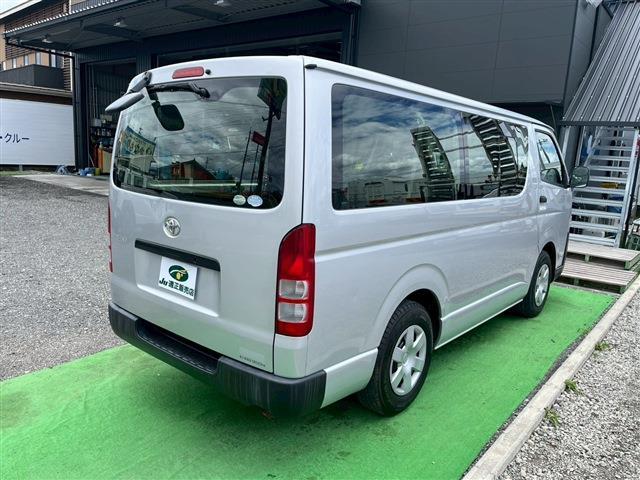 Toyota Hiace Van 7