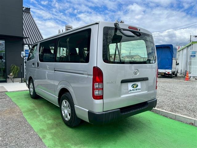 Toyota Hiace Van 9