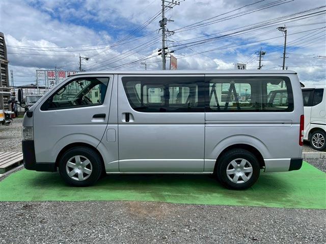 Toyota Hiace Van 10