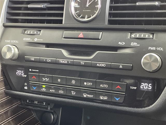 Lexus RX 9